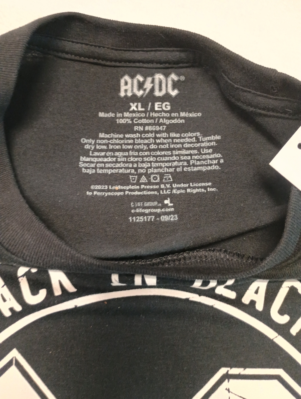 AC/DC Mens L Black 'Back In Black' World Tour Graphic Tee - Picture 3 of 5